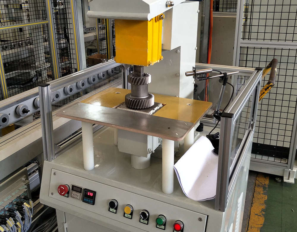 小齿轮加热器应用现场