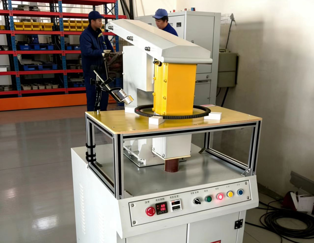 飞轮齿圈加热器应用现场